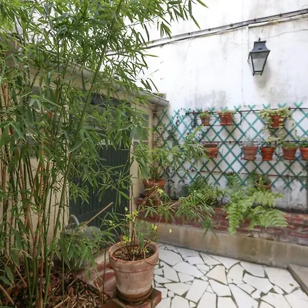 Charming Studio Close To The Eiffel Tower Париж