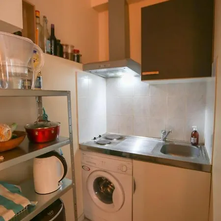 Апартаменты Charming Studio Close To The Eiffel Tower Париж
